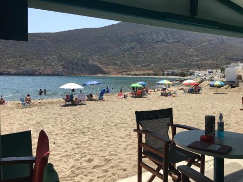 Apollonas Apartamento | Cozy Studio in Beautiful Apollonas Beach Naxos
