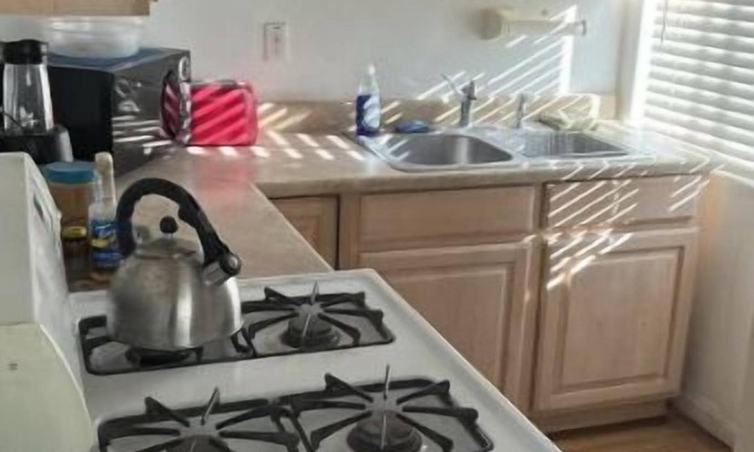 Patton Apartamento | Cozy studio in charming San Bernardino with AC, WiFi