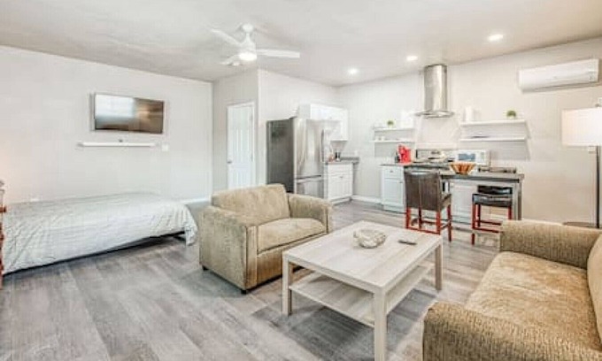 Raisin Casa | 4689 E Cambridge Studio Unit · Stylish Studio 89 Brand New from the floor up