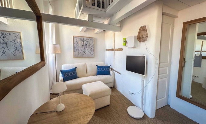 Saint-Tropez City Centre Apartamento | Cozy Studio– Mezzanine/2P– Central/Port St-Tropez