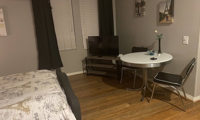 Riverpark Apartamento | Cozy Studio minutes from the Collection in Riverpark!
