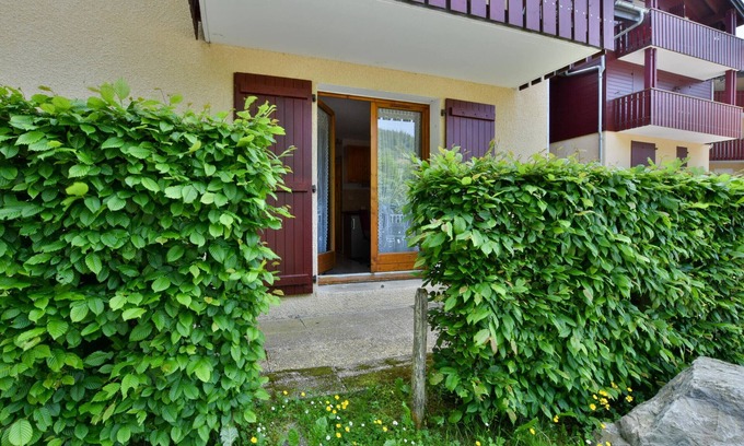 Bernex Apartamento | Estudio acogedor cerca de pistas y senderos