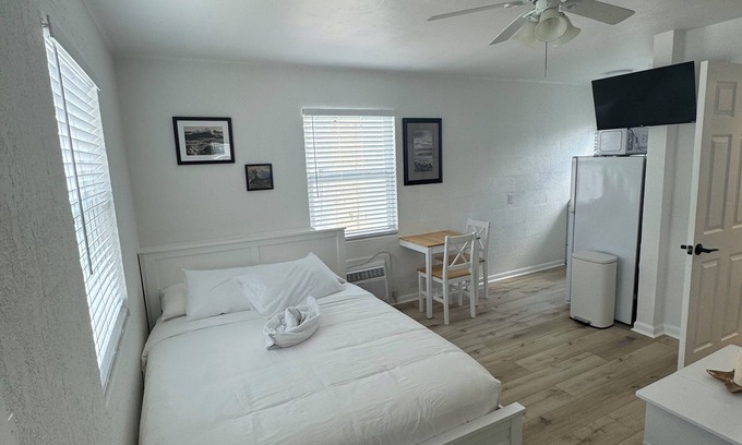 Southwest Apartamento | Cozy Studio Nestled In the heart of WPB