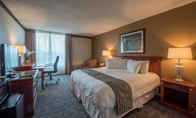 Cheat Lake Apartamento | Cozy Studio w Indoor Pool at Lakeview Golf Resort