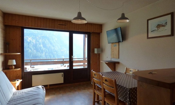 Le Grand-Bornand Apartamento | Estudio acogedor con balcón, parada de bus a 50m