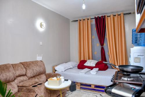 Kiambu Casa | Cozy Studio With A Rooftop Pool in Nairobi-JoJo Homes