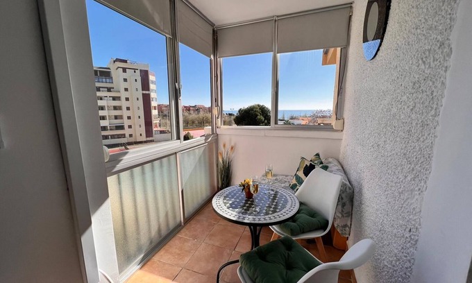 Torrox Costa Apartamento | Estudio: ¡el mejor clima de Europa a 50 metros de la playa y el paseo marítimo!