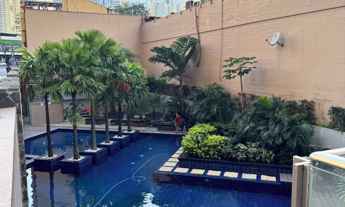 Barangka Ilaya Apartamento | Cozy Studio with AC, WiFi, Netflix, & Disney+ in Mandaluyong near BGC