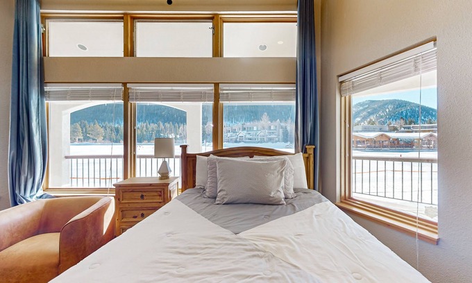 Keystone Apartamento | Cozy Studio with Lake and Mountain Views, Ski Access, Bike Trails, and Hot Tub