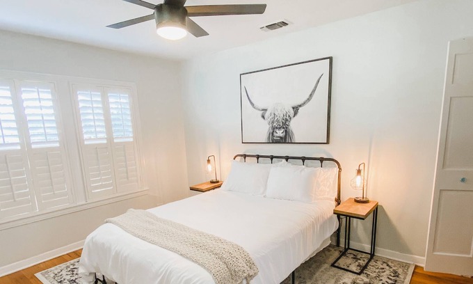 Alamo Heights Casa | Cozy & Stylish Home in the heart of San Antonio!