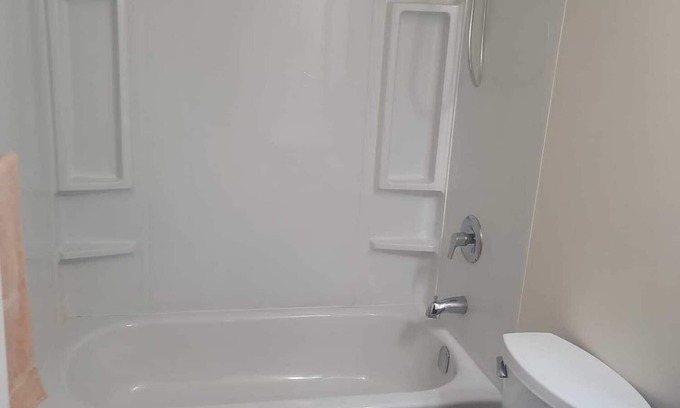 Regina Apartamento | Cozy & Stylish One Bedroom Suite @ Harbor Landing