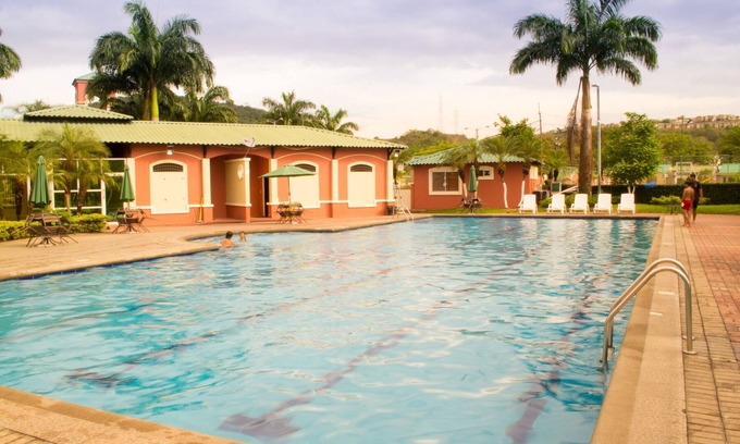 La Aurora Apartamento | Bonita Suite 3dorms 3camas 1-6pers Seguridad 24h