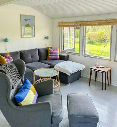 Maribo Casa | Cozy Summer Cottage On Picturesque Askø