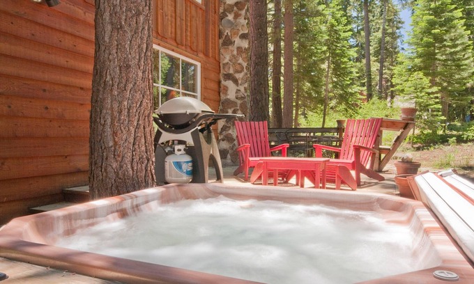 Sunnyside Cabaña | Cozy Tahoe Cottage~Pet Friendly~Honeymoon Cottage