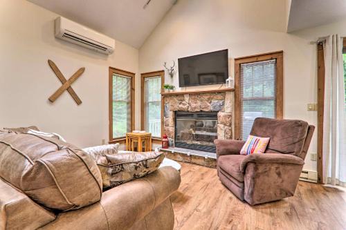 Tannersville Casa | Cozy Tannersville Cabin with Game Room and Gas Grill!