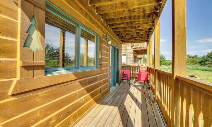 Warrens Cabaña | Cozy Three Bears Resort Cabin w/ Deck in Warrens!