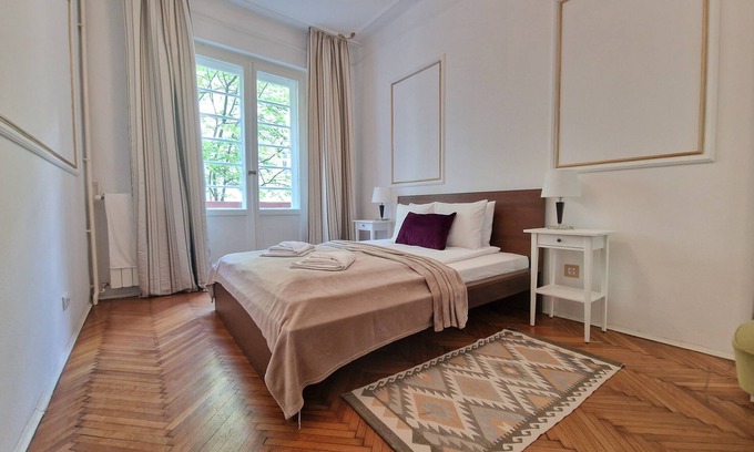 Vracar Apartamento | Cozy three bedroom apartment just few steps from St Sava temple,
