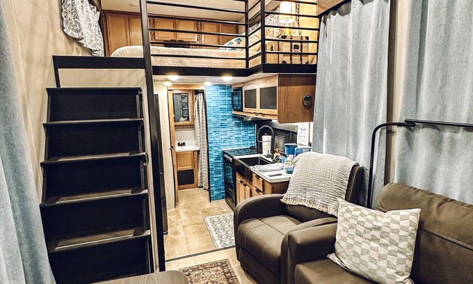 Springtown Casa | Cozy Tiny Home in Pleasant Springtown Texas with WiFi, AC, Full Kitchen