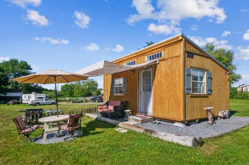 Mount Jackson Casa | Cozy Tiny Home Retreat on Shenandoah Valley Farm cabin
