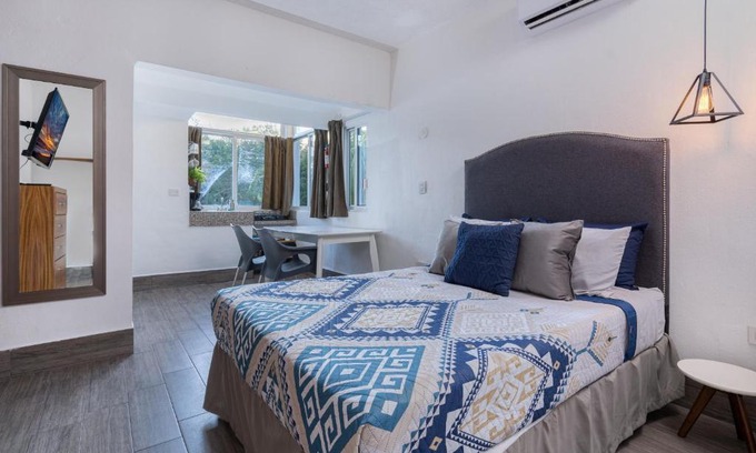 Tohoku Apartamento | Cozy Tohoku Studios by Simply Comfort 10 min to the Beach