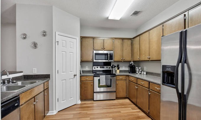 Savannah Casa | Cozy Townhome 2Bed/2.5Bath