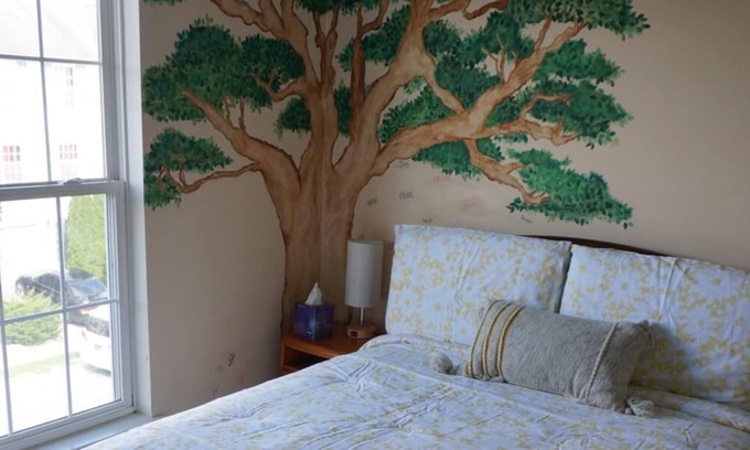 Newark Casa | Cozy Townhome conducive for long term stay.