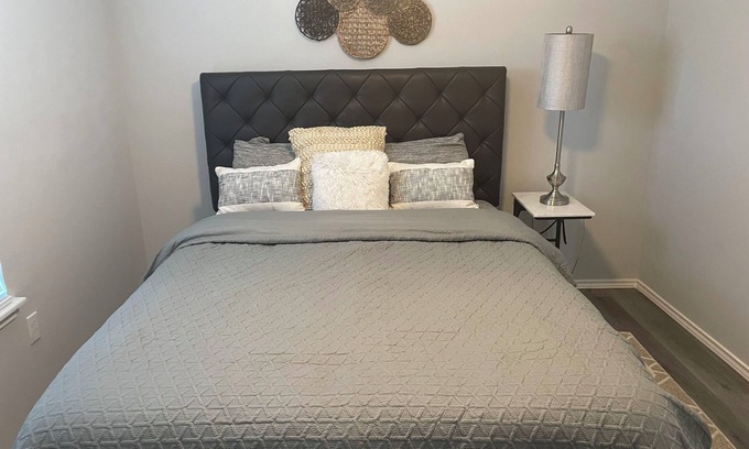 Washington Ave./ Memorial Park Casa | Cozy two bedroom home minutes from downtown