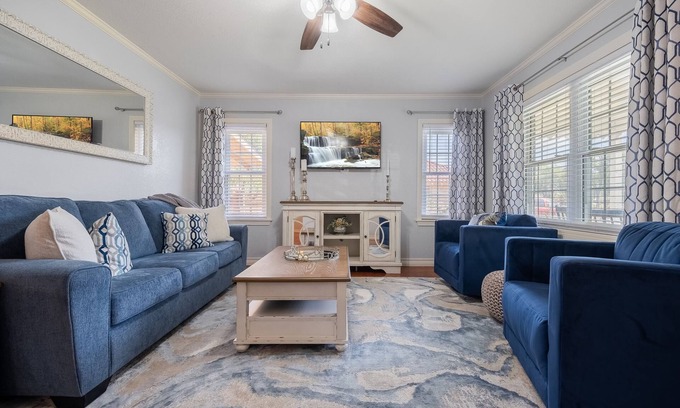 Amarillo Casa | Cozy two bedroom home in Amarillo. Pet Friendly!