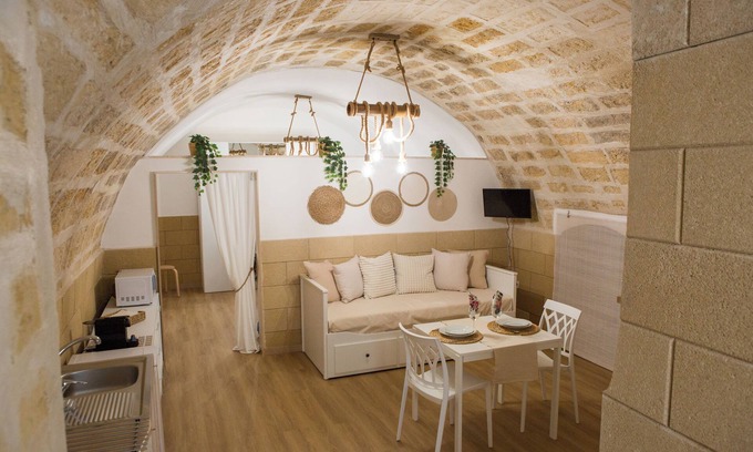Adelfia Casa | Cozy two-room period apartment located in the historic center of Adelfia.