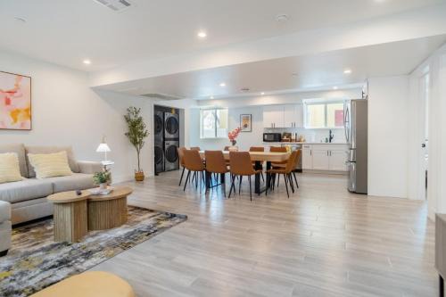 Downtown Los Angeles Casa | Cozy Urban Retreat near Downtown LA & USC - Private room with shared Living room and kitchen
