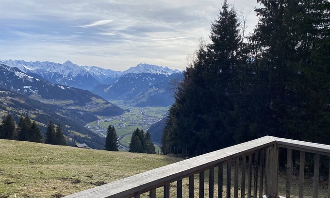 Distelberg Cabina | Cozy vacation cabin with a magnificent view