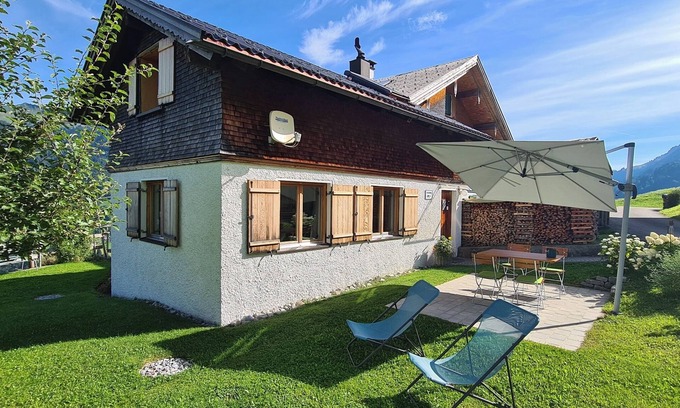Raggal Casa | Cozy vacation home in a quiet location, great hiking trails right on the doorstep