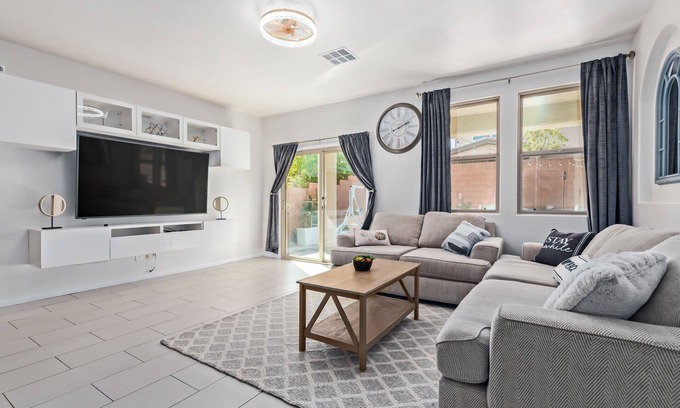 Rhodes Ranch Casa | ⭐️ Cozy Vegas Home - Close to Strip - 5 ⭐️
