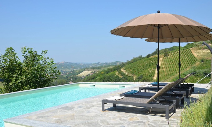 Calamandrana Casa | ¡Acogedora villa con increíble piscina y vista de los viñedos y colinas de Monferrato!