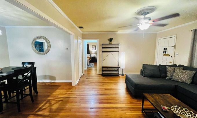 McAllen Casa | Cozy, Vintage Casita in The Heart of McAllen, Texas