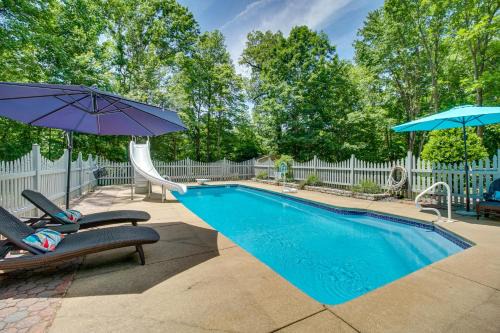 Greenville Casa | Cozy Virginia Vacation Rental with Seasonal Pool!