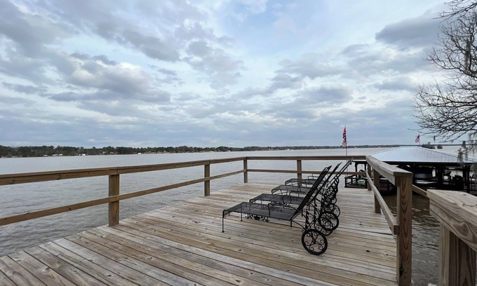 Cobb Casa | Cozy Water Front Home with Panoramic Lake View