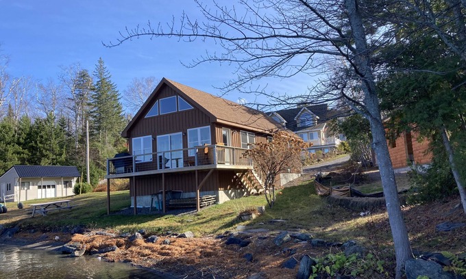 Greenville Cabina | Cozy Waterfront Cabin - Moosehead Lake