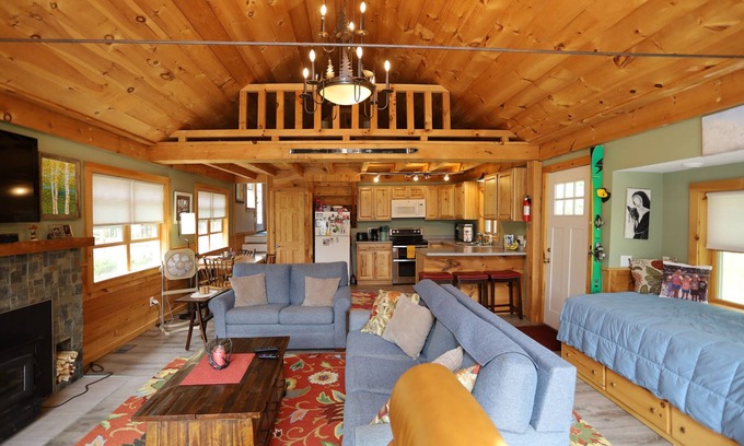 Rumney Casa | Cozy Waterfront Home Overlooking Stinson Lake (SL2439R)