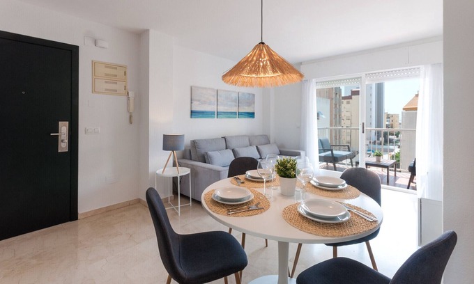 Grao de Gandia Apartamento | Acogedor con estilo mediterráneo, a pocos metros de la playa. A/A y wifi gratis. Terraza con vistas al mar-ALQUILER SOLO FAMILIAS