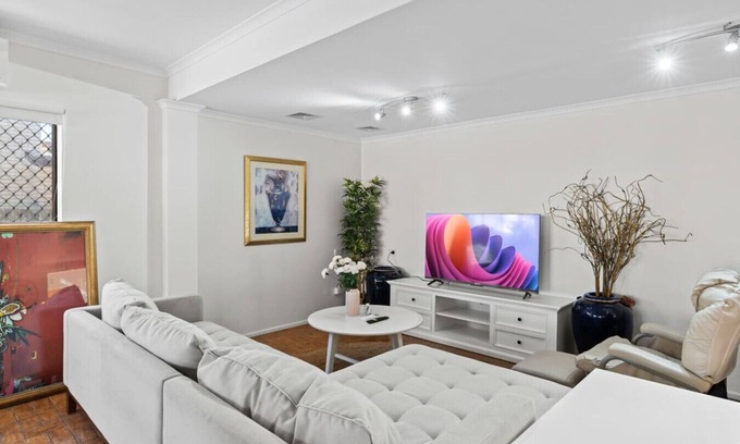 Robertson Apartamento | Cozy with Pool 4BD Family Retreat in Robertson