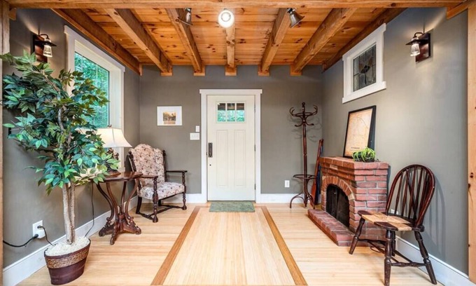 Bynum Casa | Cozy Wooded barndominium near Chapel Hill