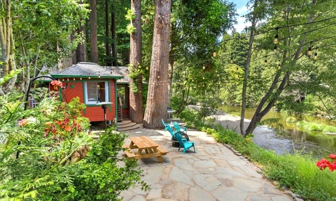 Cazadero Cabina | CozyCreekCabin~Comfy & Serene Creekside Cabin!Ocean&Wineries/WiFi/Pup/HtTb