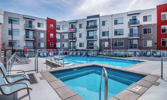 Salt Lake City Apartamento | Cozyfullcondo-Sleep3-AC-WiFi-pool-hot tub-Gym in lovely SLC. 15mintsSLC airport