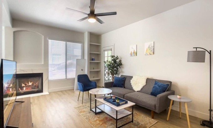 Kierland Apartamento | CozySuites at Kierland Commons by golf course!