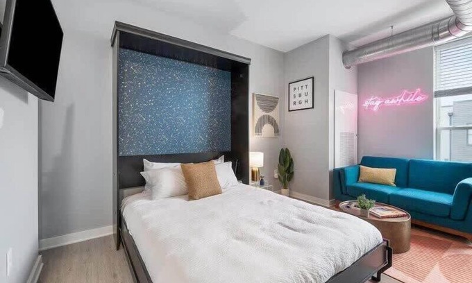 Lower Lawrenceville Apartamento | CozySuites Boutique SDO, Lawrenceville