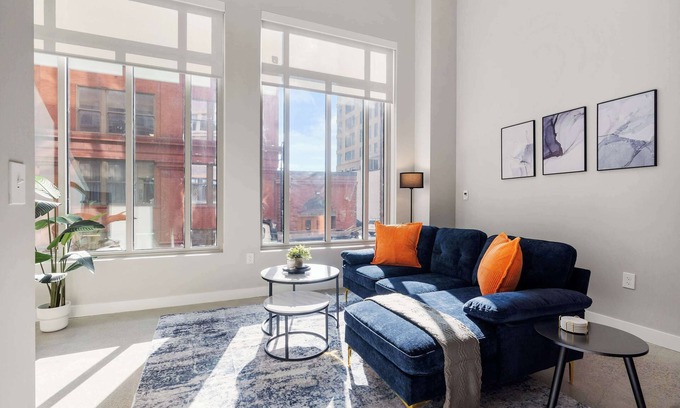 Downtown Cincinnati Apartamento | CozySuites Modern 3BR | OTR District #17
