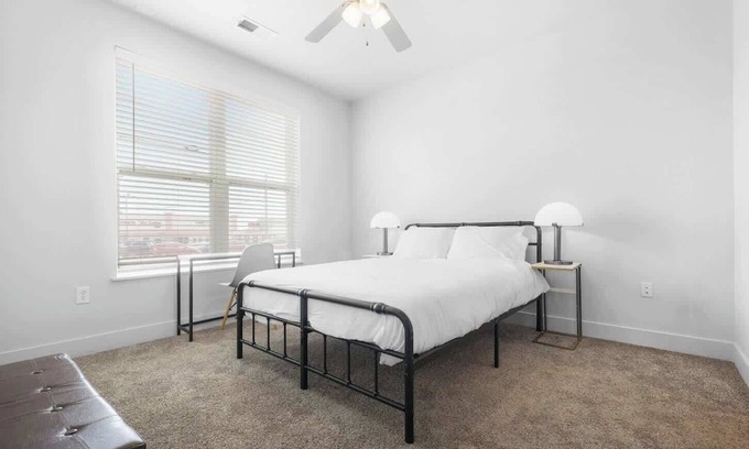 Indianapolis Apartamento | CozySuites Modern 2BR, Nora Indianapolis #9