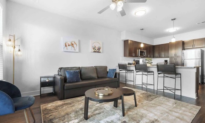Indianapolis Apartamento | CozySuites Modern 2BR, Nora Indianapolis #11