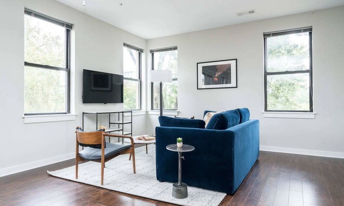 Music Row Apartamento | CozySuites Music Row Stunning 2BR with free parking 20